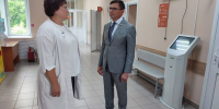 Омские медики предложили депутату Госдумы Игорю Антропенко разработать федеральную программу строительства жилья на селе - Газета Омский пригород
