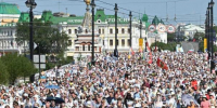 В центре Омска тысячи омичей прошли крестным ходом - Om1.Ru