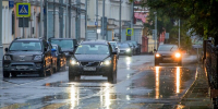 Водителей призвали быть внимательными на дорогах из-за дождя в Москве - M24.Ru