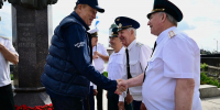 Дрозденко возложил цветы к памятнику Апраксину в Выборге - Spbdnevnik.ru
