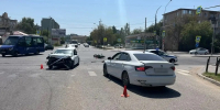На улице Яблочкова в Астрахани столкнулись два автомобиля и мопед - Астрахань 24