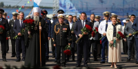 Празднование Дня ВМФ в Архангельске началось с возложения цветов к Вечному огню - Единая Россия