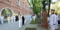 Бюст адмиралу Нахимову открыли в Петербурге в День ВМФ - Комсомольская правда
