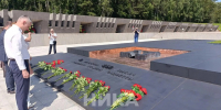 Калужская делегация почтила память жертв трагедии в Хатыни - Телерадиокомпания Ника
