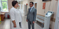 Омские медики предложили депутату Госдумы Игорю Антропенко разработать федеральную программу строительства жилья на селе - Газета Правда севера