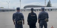Росгвардейцы обеспечили безопасность футбольного матча в Красноярске - Росгвардия