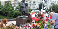 Ульяновцы несут цветы и игрушки в память о погибших детях Донбасса - Ульяновск сегодня