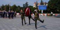 Калужская делегация почтила память павших героев у Вечного огня в Минске - Калужский перекрёсток