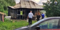 В Усть-Калманском районе местная жительница признана виновной в причинении смерти по неосторожности своей малолетней дочери, погибшей при пожаре - Следственный комитет