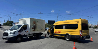 В Севастополе столкнулись грузовик и микроавтобус - Vesti-Sevastopol.Ru
