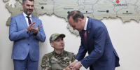 «Я сражался за Россию, за свою семью. Спасибо. Мне очень приятно» — ветеран СВО Евгений Ромашов получил адаптивный автомобиль - Столица С