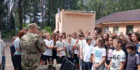 Представители ивановского ОМОН "Спарта" провели обучающее занятие с вопитанниками детского лагеря - Росгвардия