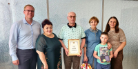 Медаль "За любовь и верность" вручили сегодня супругам Захаровым - Pesochnya40.Com