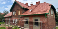 В центре Янтарного приступили к ремонту фасада старинного дома (фото) - Kaliningrad.Ru