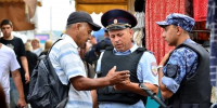 Рейд на “Темернике”: силовики задержали десятки нарушителей, изъяли крупную партию продукции - Ростов161