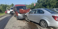 Лобовое столкновение на Клубной: спасатели деблокировали женщину из авто - Kashira.Ru