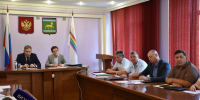 В правительстве ЕАО обсудили, как идет капремонт школ - Время Биробиджана