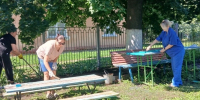 Сотрудники Социально-реабилитационного центра обустроили площадку для детей - Сетевое издание Новое время 31