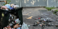 На улице Степана Разина четыре года вынуждены водить ребёнка в сад мимо помойки - Калужский перекрёсток