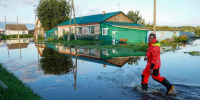 Вода стремительно уходит с затопленных территорий в Свердловской области - EaNews.Ru