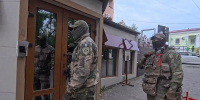 В Хабаровске при силовой поддержке спецназа Росгвардии пресечена деятельность преступной группы, организовавшей сеть интим-салонов (ВИДЕО) - Росгвардия