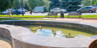 В Курске завершены работы по очистке фонтана, расположенного рядом с памятником композитору Георгию Свиридову. - Город Курск