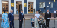 В Курске получившим ранения ветеранам СВО вручили ключи от десяти автомобилей - Курская правда