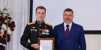 Фёдор Щукин вручил благодарность главы Дагестана Герою России Владиславу Головину - Дагестанская правда