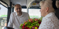 Денис Паслер: новые автобусы особо большого класса пополнили парк общественного транспорта Екатеринбурга - Единая Россия