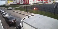Неизвестный кинул зажигательную смесь на территорию школы в воронежском ЖК - ГТРК Воронеж