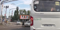 Самокатчика жестко сшибли на зебре в Воронеже: опубликовано видео - Bloknot-Voronezh.Ru