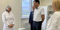 В рамках рабочей поездки в Безенчукский район министр здравоохранения Самарской области Андрей Орлов посетил новый фельдшерско-акушерский пункт в селе Троицкое. Модульное здание возведено в 2026 году за счёт средств областного бюджета. - НИА Самара