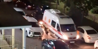 Суд арестовал петербуржца, напавшего на водителя скорой помощи - M24.Ru