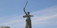СК проверит блогера, который бросил купюру в воду на Мамаевом кургане - Газета Городские вести