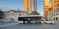 Городской автобус и Hyundai столкнулись в Самаре - Самарская Газета