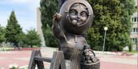 В Уварово устанавливают новый арт-объект "Вишнёвая семейка" - OnlineTambov.Ru