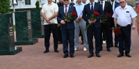 Торжественная церемония возложения цветов к мемориалу «Скорбящая мать» - Свердловский район