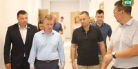 Губернатор Вадим Шумков проконтролировал ход ремонта лицея № 12, прилегающих к нему дворов и улицы Кравченко - Администрация г. Курган