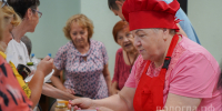 Вологжане попробовали блюда четырёх национальных кухонь на дегустации в центре «Забота» - Вологда.РФ
