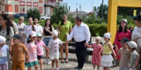 В нурлатском сквере почтили память детей Донбасса акцией «Белые ангелы» - Нурлат-⁠информ