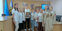 В Ровеньках чествовали семью героя, отличившегося при освобождении Константиновки. - Город Ровеньки