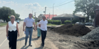 Депутаты и глава Петуховского округа проверили, как благоустраивают «Купеческий тракт» - Новый мир