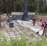 Прокуратура Ковдорского района организовала акцию по благоустройству территории мемориального комплекса «Шуми-городок» - Murman.Ru