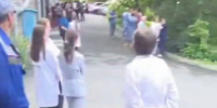 Фото: скриншот | Больница Рыбаков во Владивостоке эвакуирована из-за звонка о минировании - PrimPress.Ru