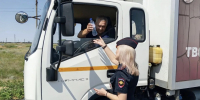 Полиция в Астраханской области раздавала воду водителям - Газета Волга
