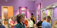 Для прихожан Покровской церкви Петровска и сотрудников приходского музея организовали экскурсию по художественной галерее - Сетевое издание Петровские вести