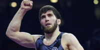 Заур Угуев стартовал с победы на чемпионате России по вольной борьбе - РИА Дагестан