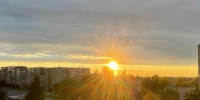 солнце всходит, яркие лучи на небе - Петрозаводск говорит