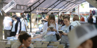 Книжная ярмарка и встречи с писателями: как проходит первый день «Белого июня» в Архангельске  | Источник: Иван Митюшев / 29.RU - 29.Ru
