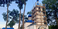 На колокольне главного храма Навлинского благочиния установлен купол и крест - Навлинское благочиние
